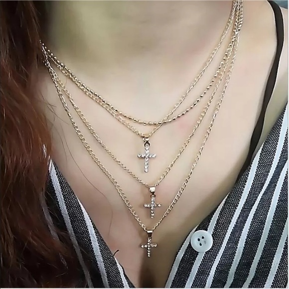 Jewelry - ✨Rhinestone Cross Gold Layered Necklace